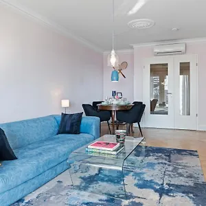  Apartment Cls Moderne City-wohnung Tiefgarage, Klimaanlage, 65 Zoll Smart-tv, E-laden, Balkon, Parken, Blick Ueber Hamburg, Cafe Im Haus, Bus Gegenueber, Flex Check In Deutschland