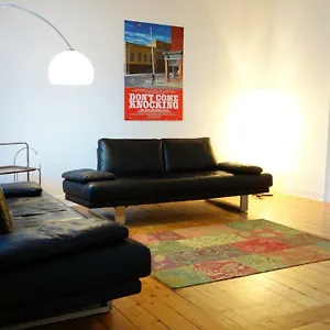 Apartment Altbauwohung In Düsseldorf-flingern