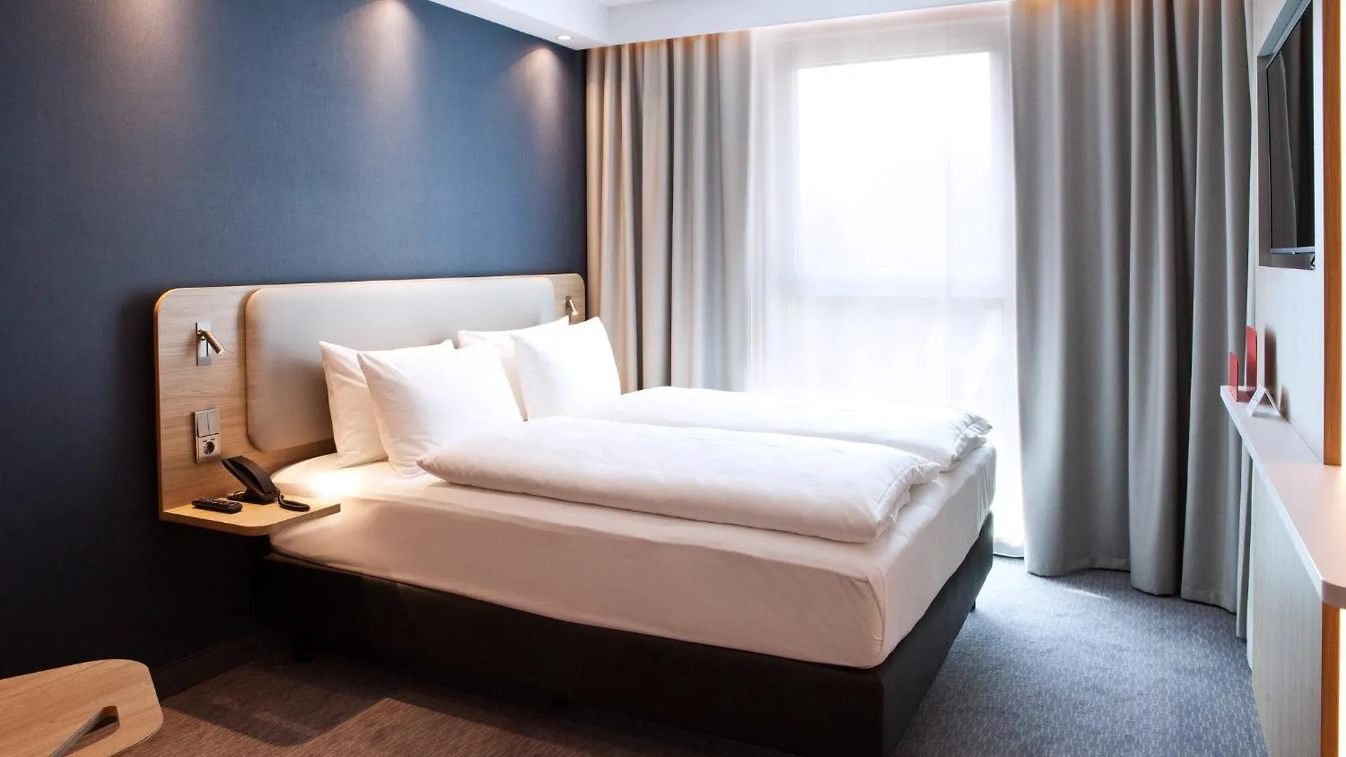 Holiday Inn Express - Duesseldorf Airport Hotel